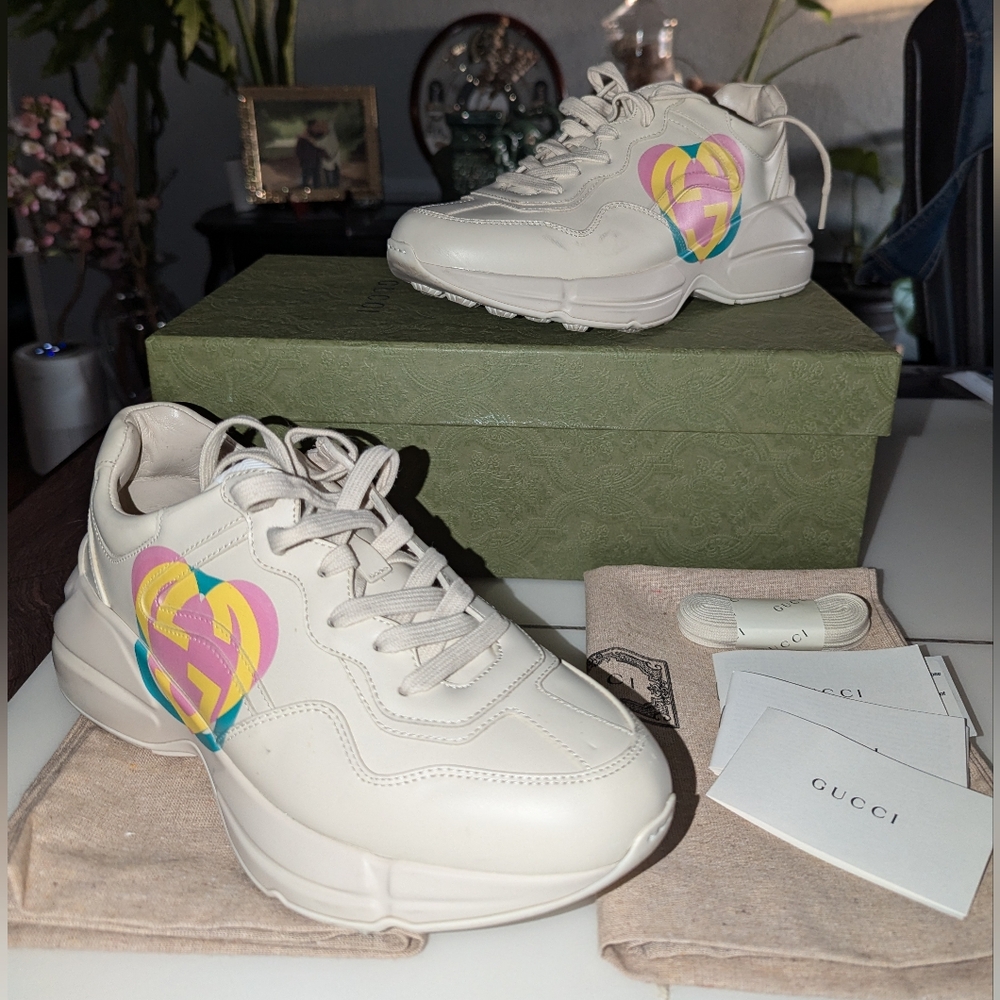 GUCCI Women's Rhyton Heart Ivory🩷🩵💛